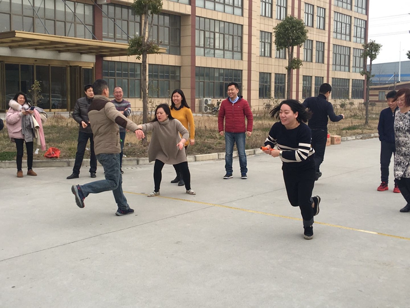 齐心协力，彰显团队精彩